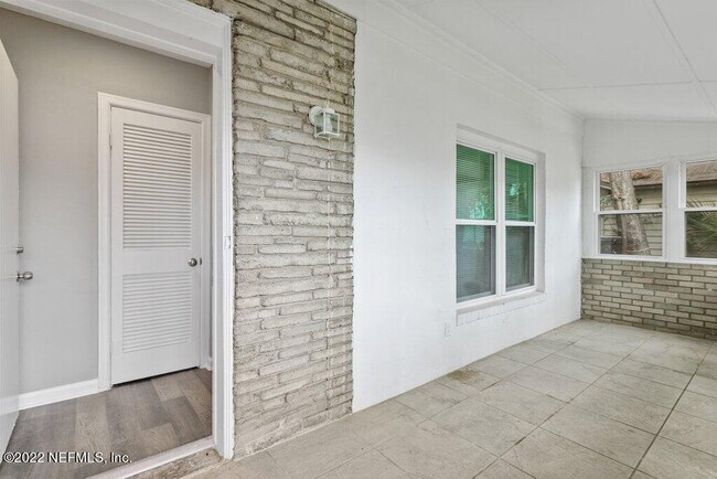 Building Photo - 2310 Mitchell Pl