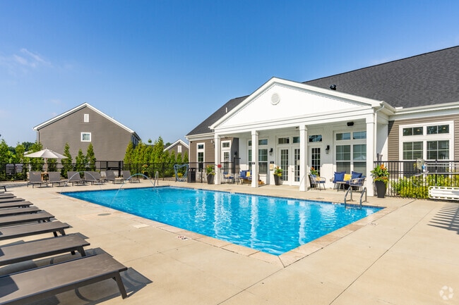 Pool - Hamilton Woods