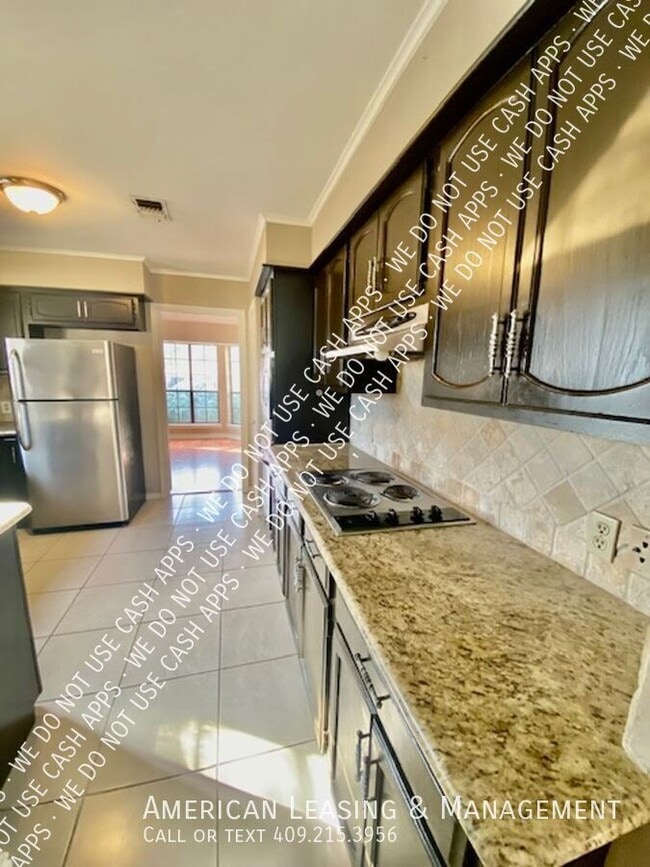 Building Photo - 8 La Costa Cir