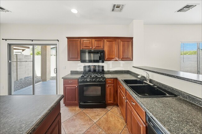 Foto del edificio - 17646 W Bridger St