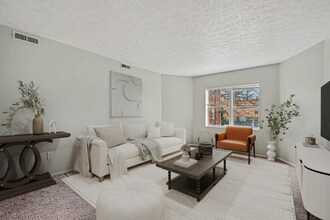 Building Photo - 562 Glenwood Ave