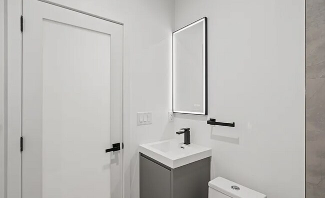 Foto del edificio - Newly Construction Town Home