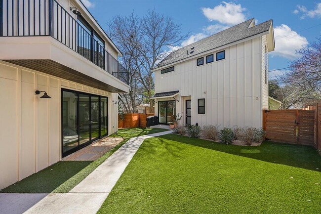 Foto del edificio - 907 Redd St