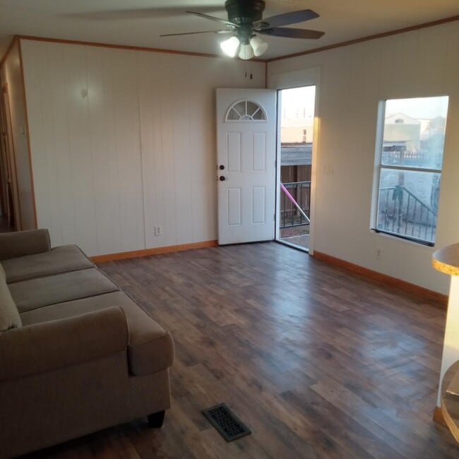 Building Photo - 5104 County Road 1200