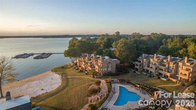 Foto del edificio - 646 Portside Dr