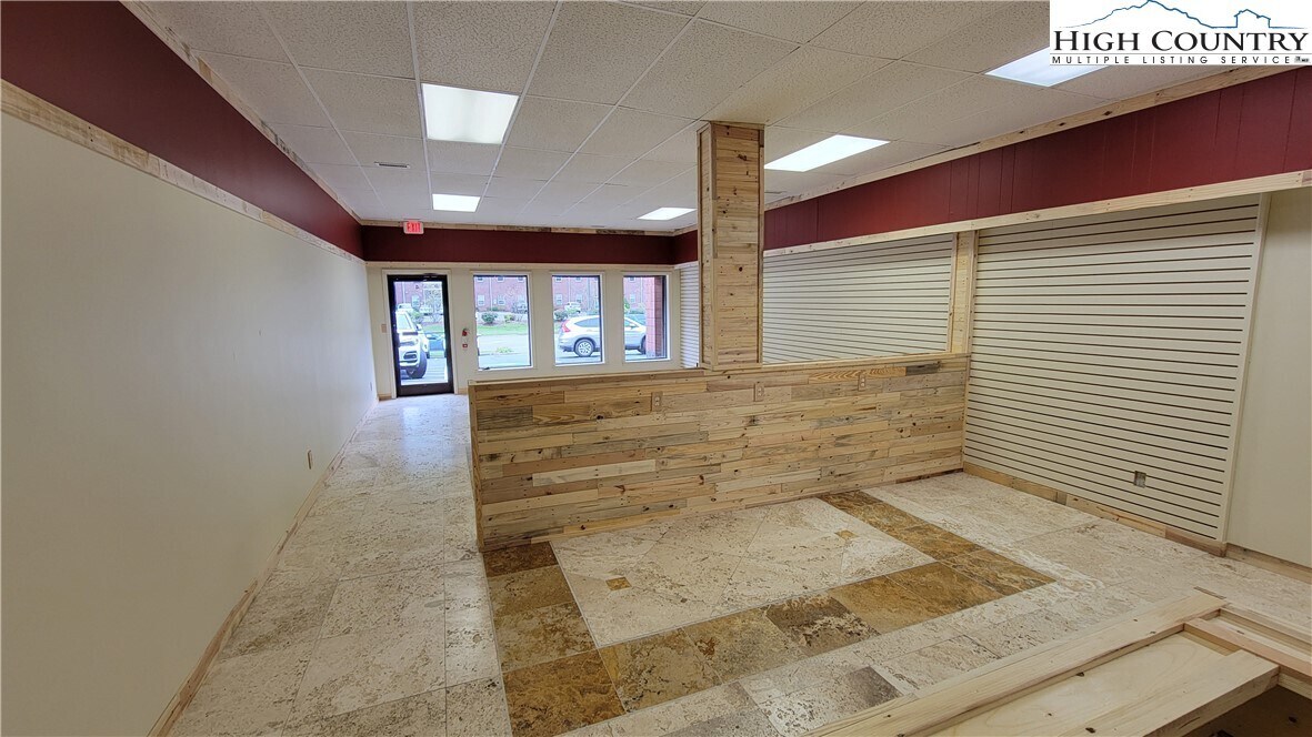 Building Photo - 2348 NC-105
