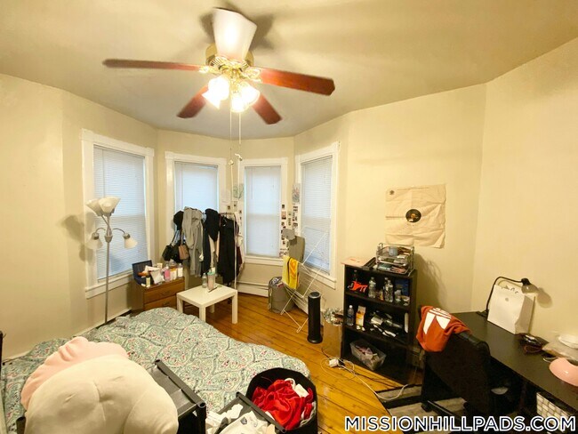 Building Photo - 19 Sachem St