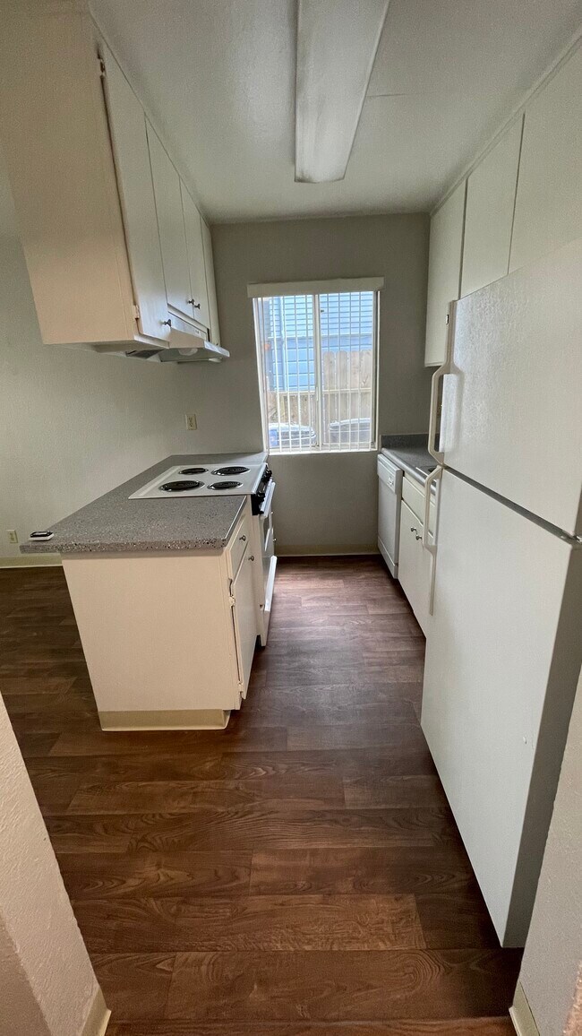Kitchen - 815 18th St