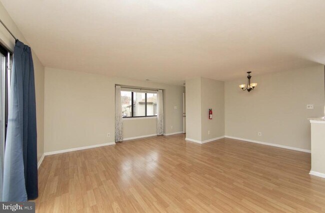 Building Photo - 504 Britton Pl