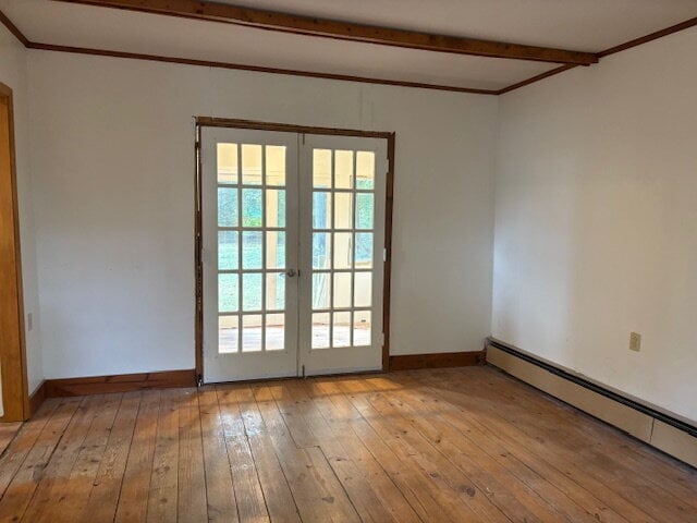 Building Photo - Hardwood floors and beautiful back yard in...