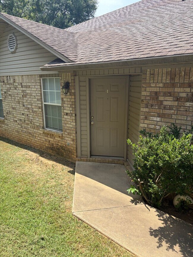 Building Photo - 1115 GRINNELL Cir