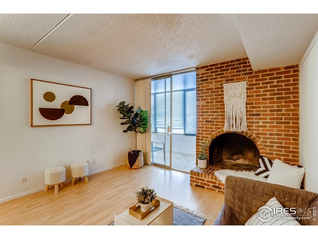 Living Room - 805 29th St