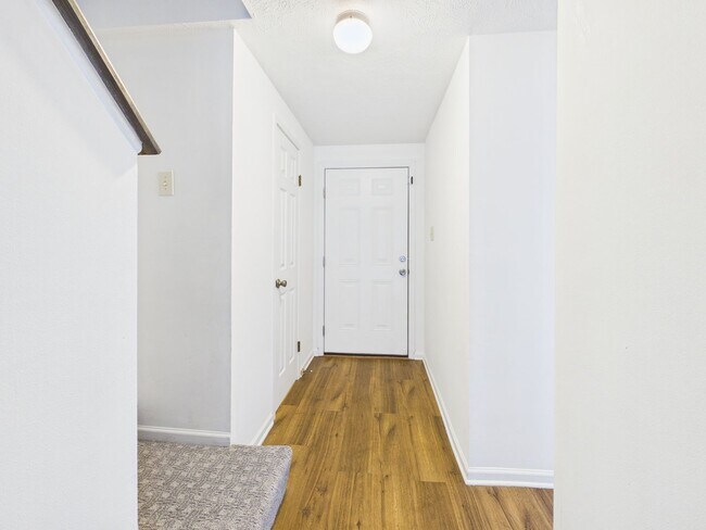 Foto del edificio - 8410 Klarey Ct