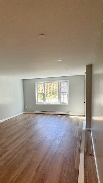 Foto del edificio - 709 Springbrook Cir