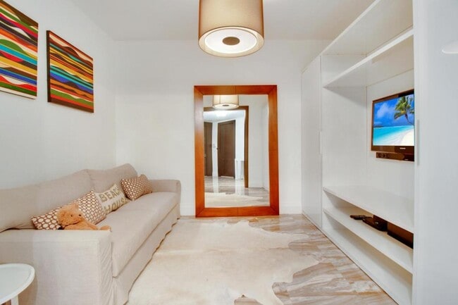 Foto del edificio - 9703 Collins Ave