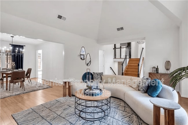 Foto del edificio - 991 Gentry Ln