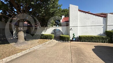 Building Photo - 3612 Lakeside Dr
