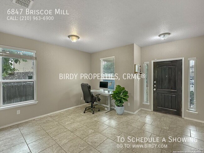 Foto del edificio - 6847 Briscoe Ml