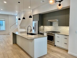 Building Photo - 1724 Irving St