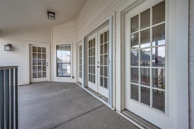 Foto del edificio - 6049 Hillcrest Ave