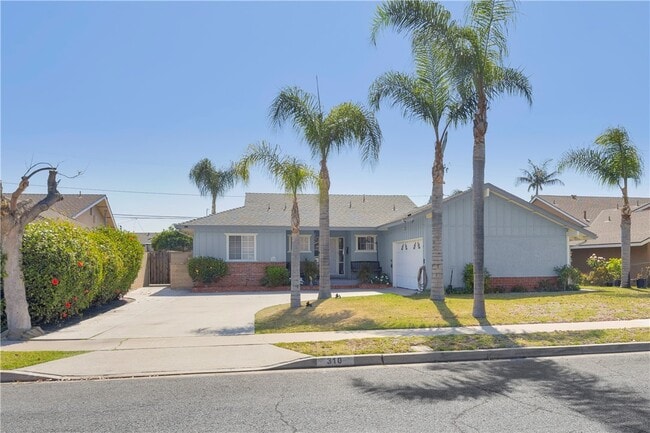 Building Photo - 310 S Beachy Pl