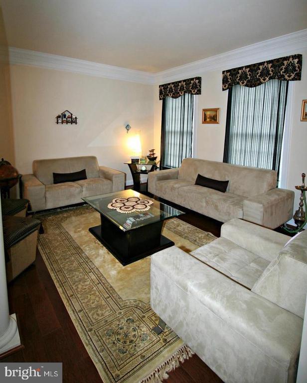 Building Photo - 41815 Bristow Manor Dr