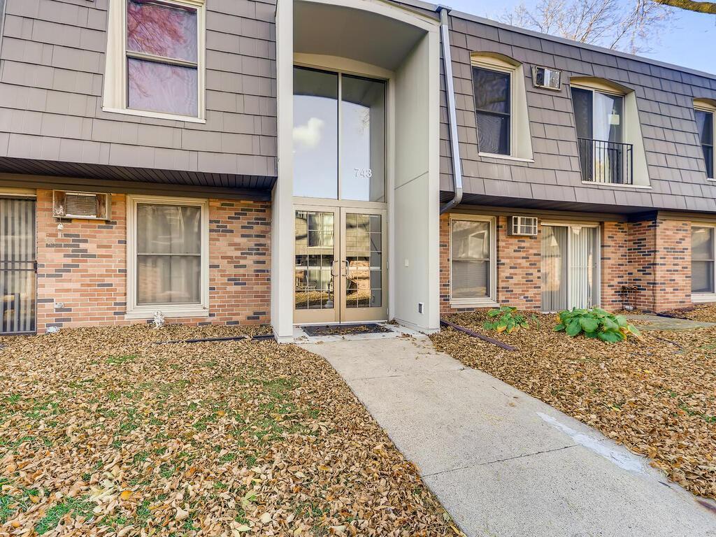 743 11th Ave S Unit 3, Hopkins, MN 55343 Condo for Rent in Hopkins