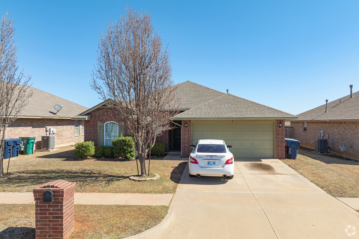 Building Photo - 908 Aspen Creek Ter