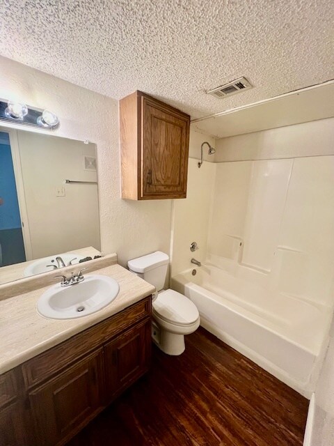 Foto del edificio - 475 Industrial Dr W