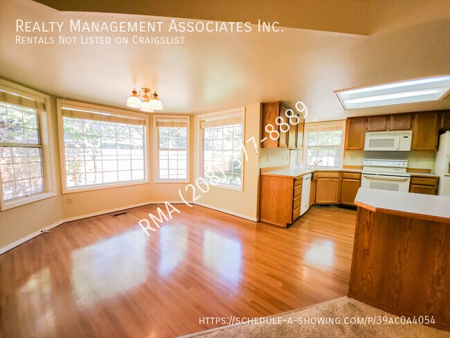 Building Photo - Quality 3 Bedroom House off of Warm Springs