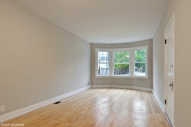 Building Photo - 2909 N Ridgeway Ave