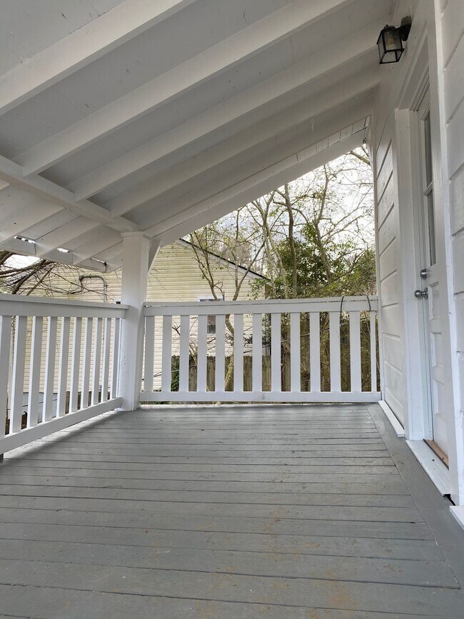 Foto del edificio - Adorable Oakley Cottage! One bedroom, one ...