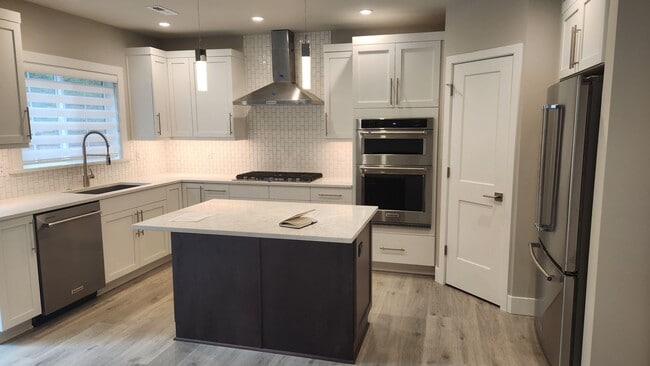 Foto del edificio - Luxury 3  Bedroom 2.5 Bath Townhome Located in Kirkland