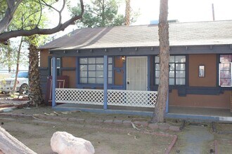 Building Photo - 1109 Hillside Pl