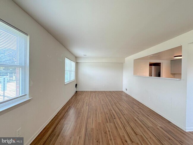 Building Photo - 9503 Hagel Cir