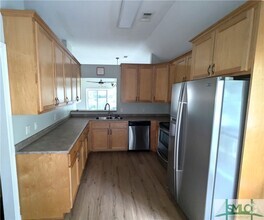 Building Photo - 150 Oak Ridge Cir