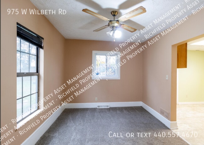 Building Photo - 975 W Wilbeth Rd