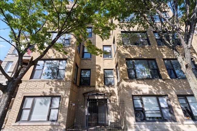 Building Photo - 1152 N Kedzie Ave