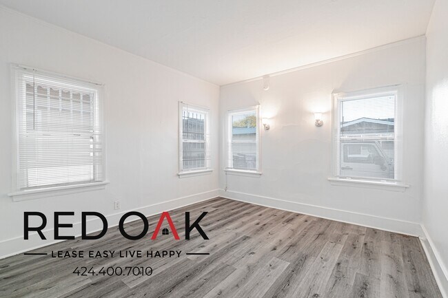 Foto del edificio - 1266 N Ardmore Ave