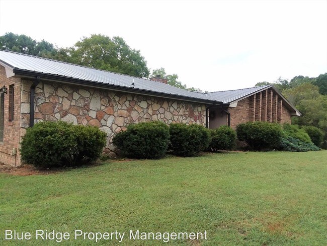 Building Photo - 2 br, 2.5 bath House - 154 Ridge Haven Drive