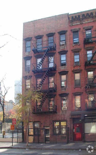 Building Photo - 444 W 46th St