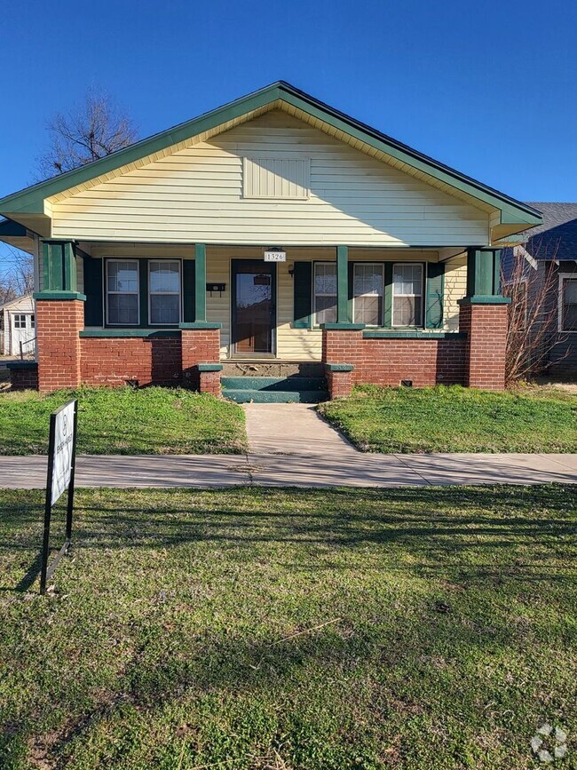 Building Photo - 1326 W Elm Ave