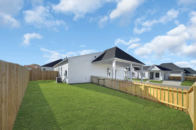 ¡¡¡GRANDES ESPACIOS EN EL PATIO TRASERO!!! - The Cottages at Magnolia