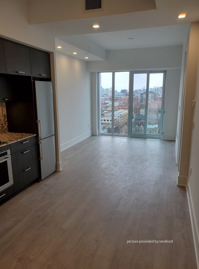 Photo du bâtiment - FORM, a boutique condominium on McCaul