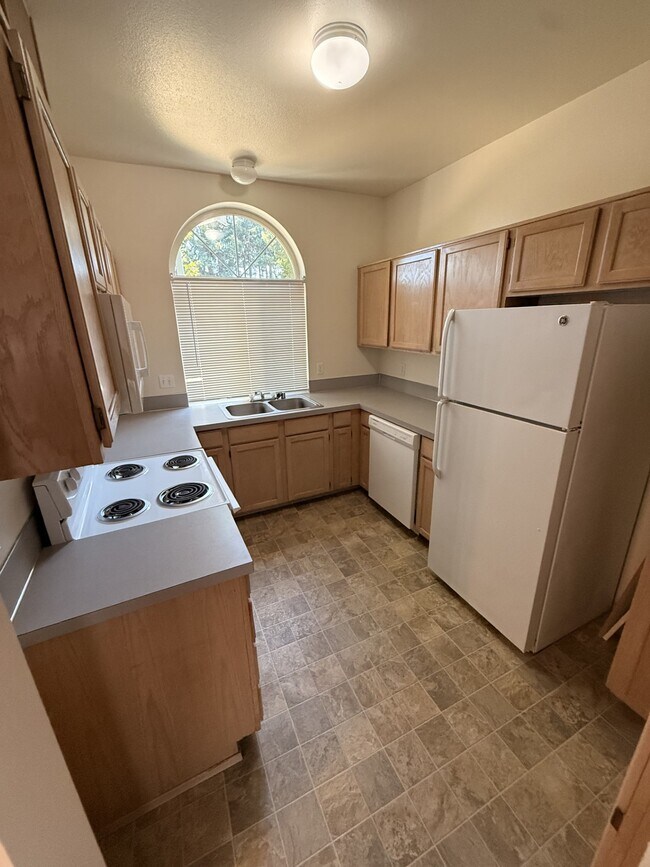 Foto del edificio - 6312 Barstow Ln SE