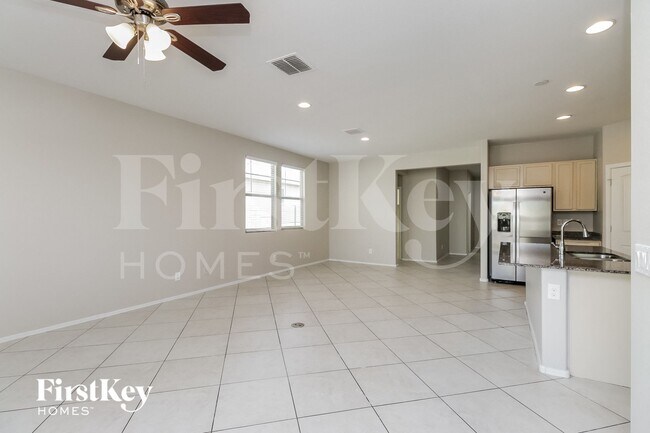 Foto del edificio - 9324 W Jones Ave