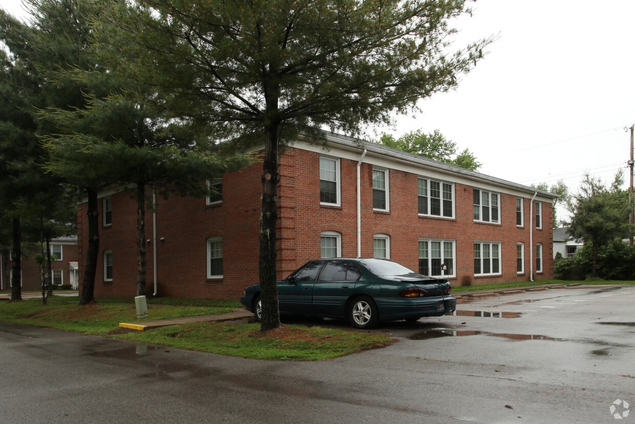 Building Photo - Eastlawn Arms