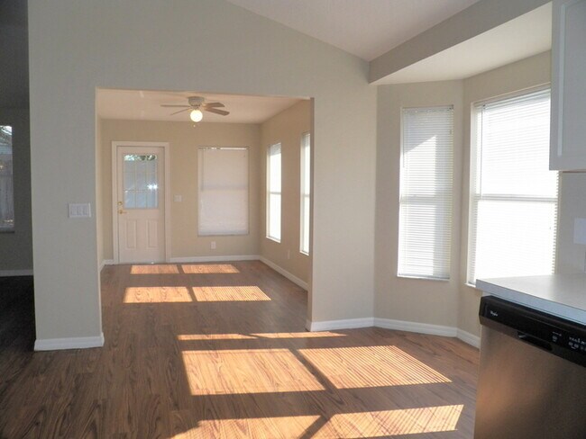 Building Photo - MOVE IN SPECIAL!!! Gorgeous 3/2 Home!