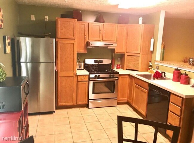 Foto del edificio - 3 br, 3 bath Townhome - 45537 Knockeyon Ln