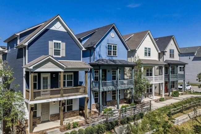 Modern Living in Bellevue - Modern Living in Bellevue House